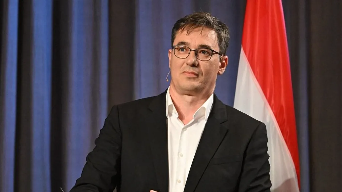 Tovább védelmezi a korrupció miatt letartóztatott politikust Karácsony Gergely