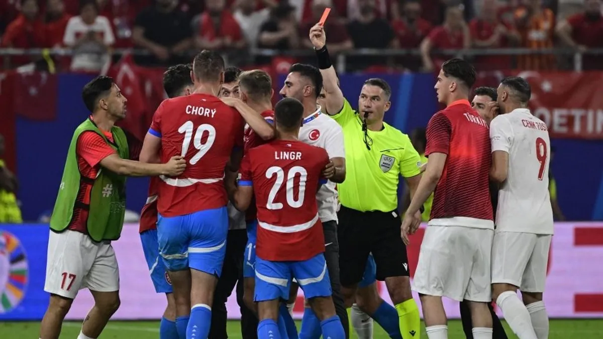 Hová tűnt a foci-Eb magyar botránybírója?