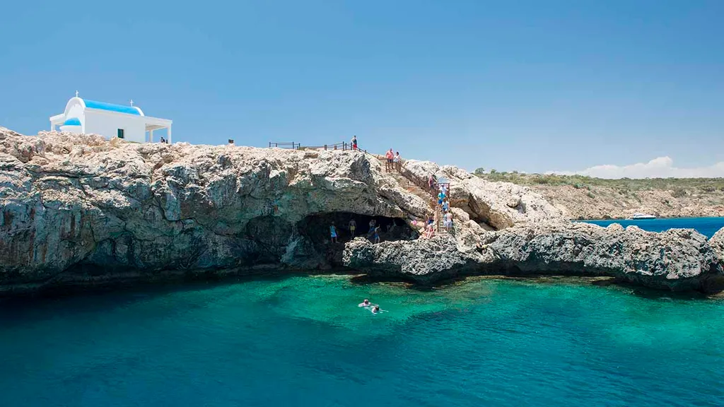 Ayia Napa, tengeri barlang, barlang, sziklaugrás, szikla, Ciprus, látványosság, turisztikai látványosság,