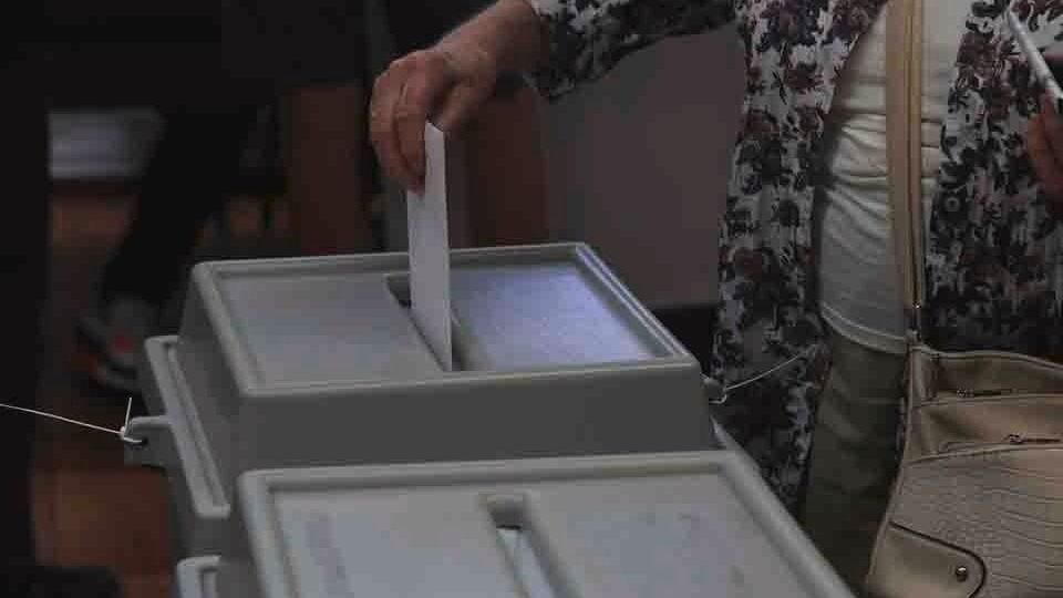 Választások2024, önkormányzati választás, európai parlamenti, választás, szavazás, szavazat, urna, szavazófülke, szavazólap, Budapest, 2024.06.09.