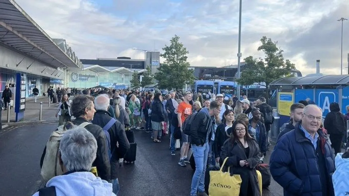 Ismét hatalmas a káosz a birminghami repülőtéren