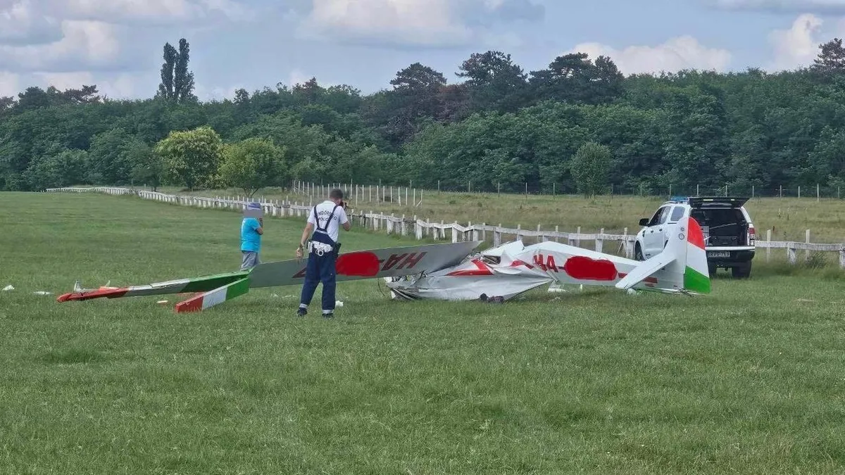 Meghalt az a 17 éves lány, aki egy vitorlázó repülővel zuhant le Dunakeszin - videó