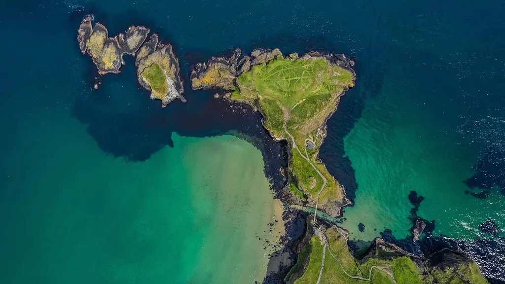 Carrick-A-Rede kötélhíd, Carrick-A-Rede, kötélhíd, híd,Carrick sziget, Írország, látványosság, turisztikai látványosság,