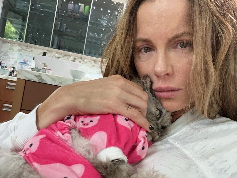 Kate Beckinsale a macskájával