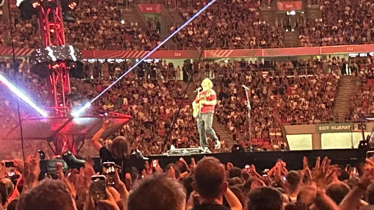 Ed Sheeran appeared on stage wearing a Hungarian shirt.