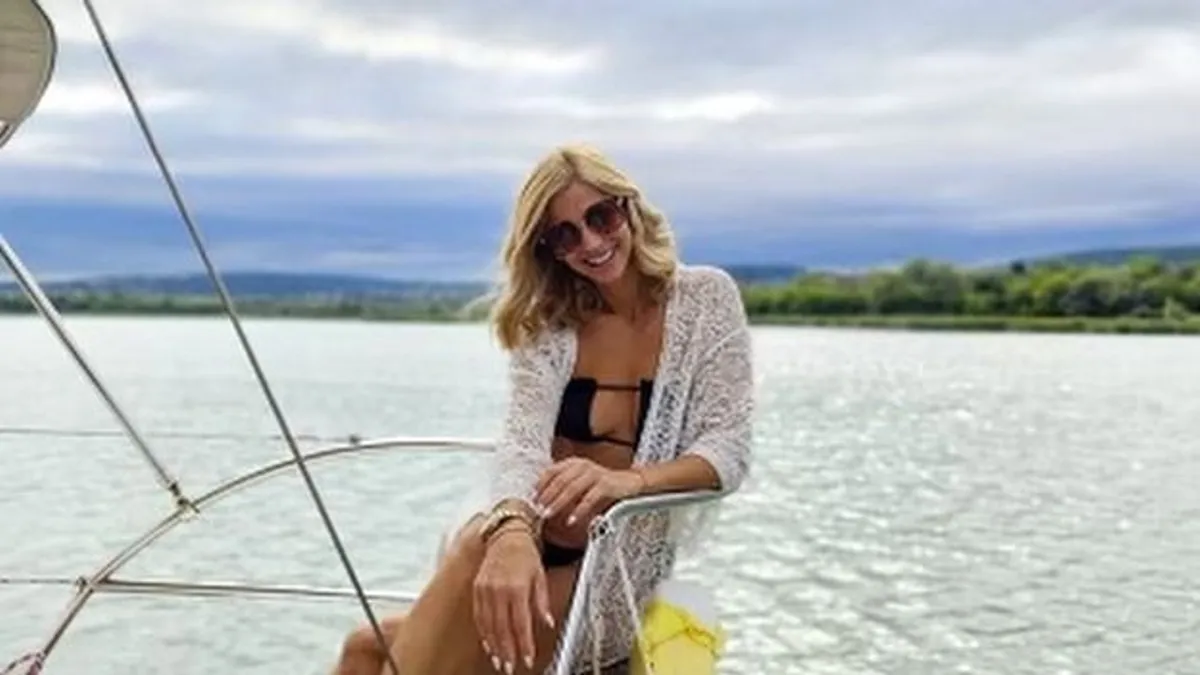 Apró bikiniben riszálja magát Tápai Szabina - videó