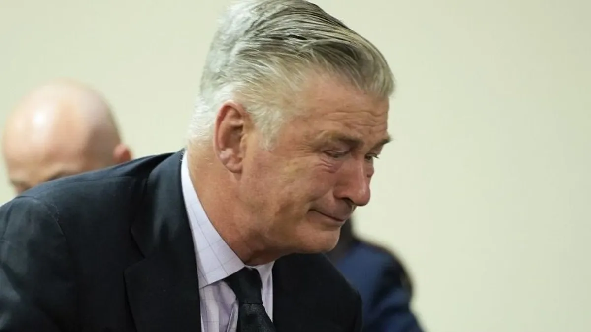 Hihetetlen hiba miatt ejtették a vádat Alec Baldwinnal szemben