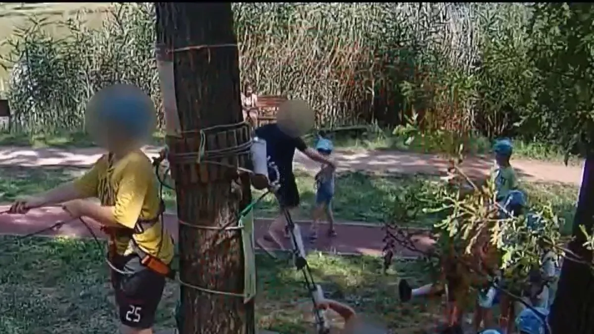 Úgy megrúgott egy gyereket a jászberényi karateedző, hogy a kisfiú bepisilt