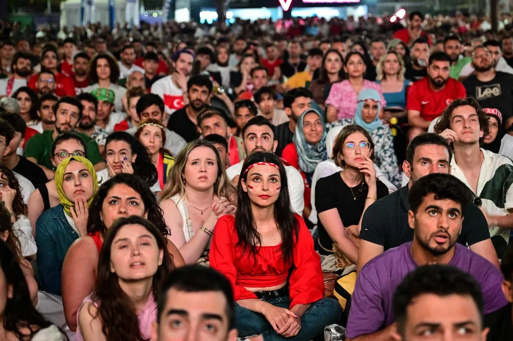 Istanbul's Kadikoy transforms into ''fan zone'' as Turkiye clashes Austria in EURO 2024