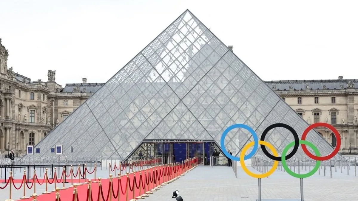 Mesterlövészek, békaemberek és rendőrhadsereg vigyázza minden idők legnagyobb olimpiai ünnepségét Párizsban