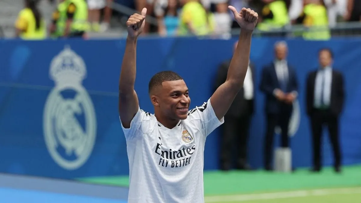 80 ezer szurkoló előtt mutatta be Kylian Mbappét a Real Madrid