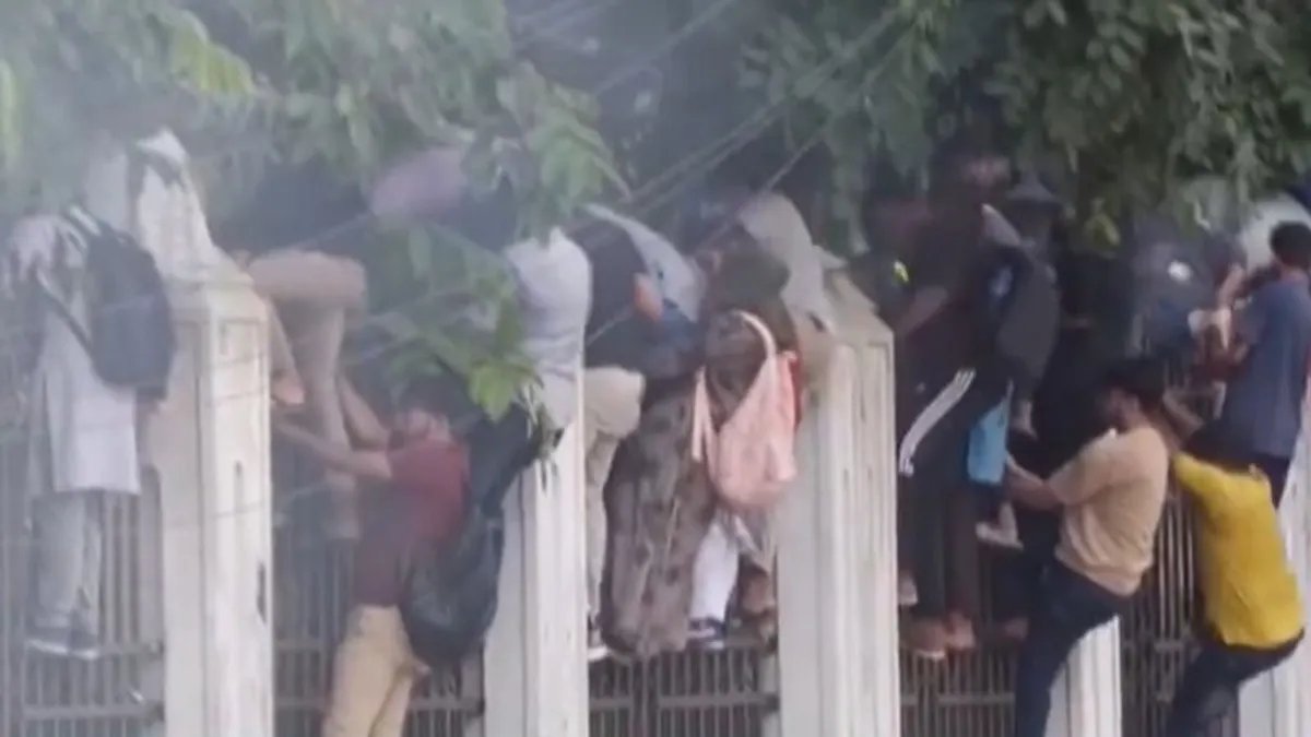 Felgyújtottak egy börtönt a tüntetők Bangladesben - videó
