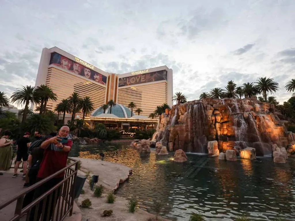 Las Vegas, USA, Mirage Hotel, csőd, tartozás