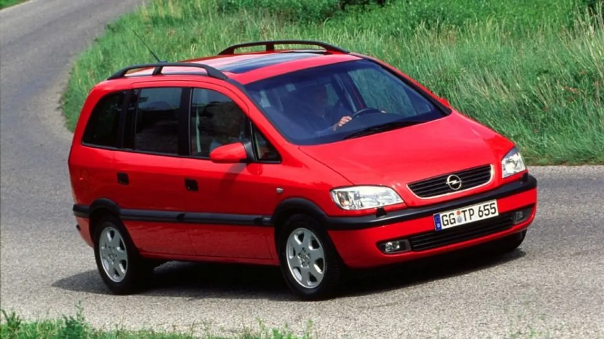Forradalmasította a családi autókat: 25 éves a nálunk is jól ismert Opel Zafira