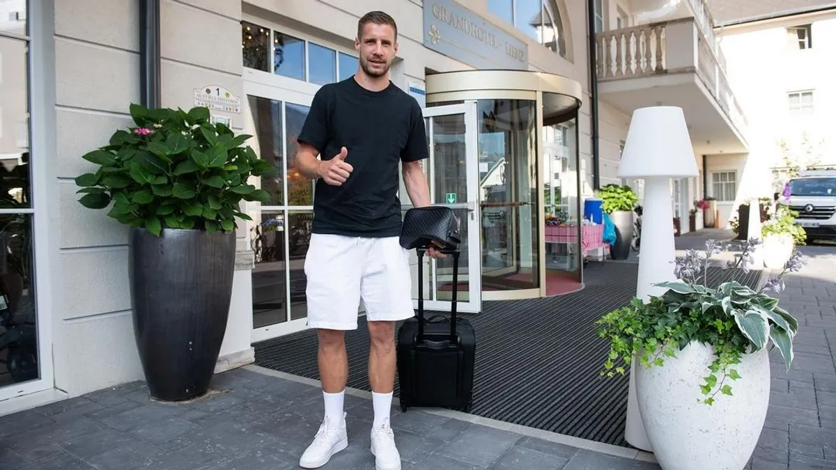 Rendkívüli hírt jelentett be a Fradi a súlyosan megsérült Varga Barnabásról