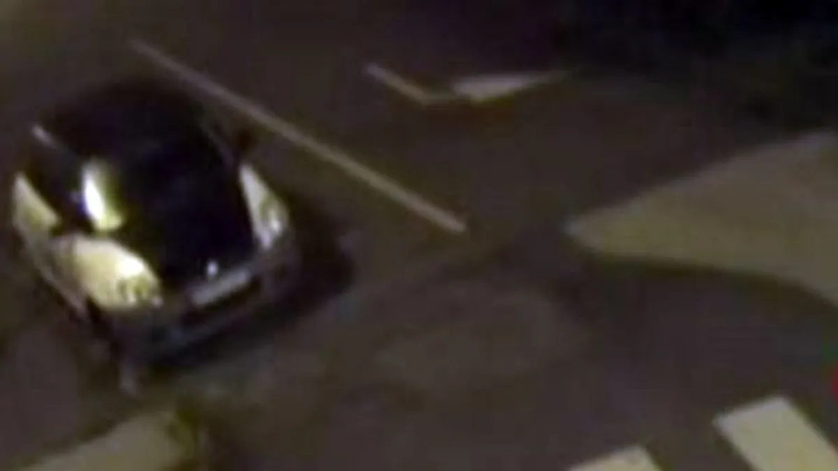 Kísérteties jelenet, sofőr nélkül indult el az emelkedőn felfelé egy autó Ózdon - videó