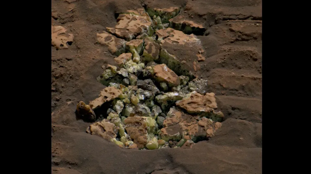 A Curiosity által felfedezett kénkristályok 