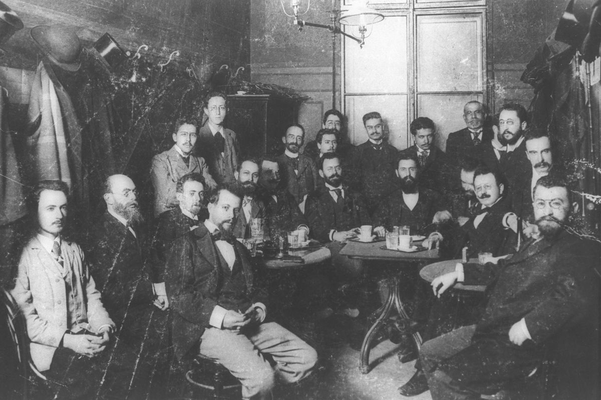 Herzl (középen) a Cionista Szervezet tagjaival Bécsben, 1896-ban