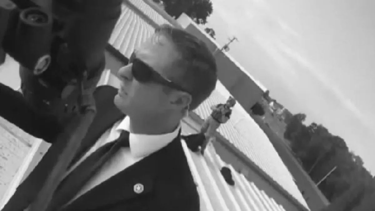 Testkamerás felvételen a Trump elleni merénylet elkövetője