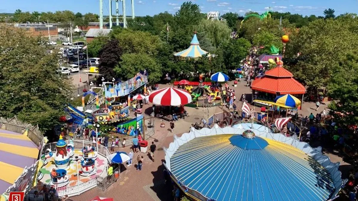 Egy férfi megkéselt egy másikat a Long Island-i vidámparkban