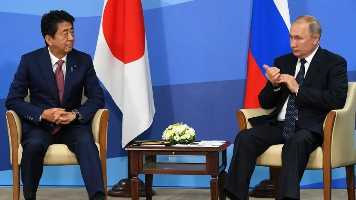 Váratlan ajánlatot tett Japán Putyinnak