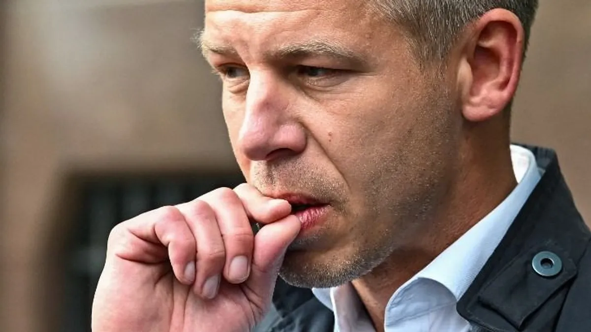 „Hasznos h*lyék” lettek Magyar Péterék?