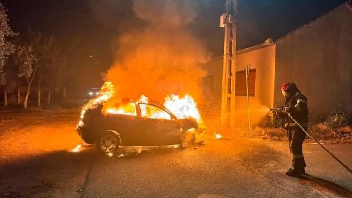 Lopott autóval szenvedett súlyos balesetet három gyerek Várasfenesen