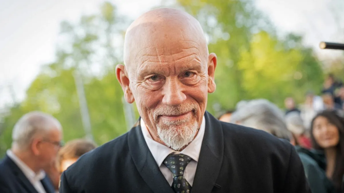Budapesti múzeumokban tűnt fel John Malkovich - fotók