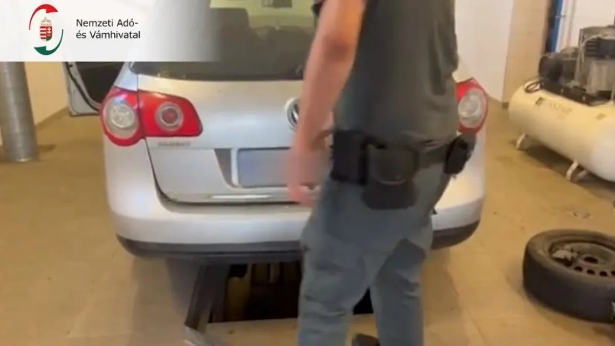Átalakított autóval, többmilliós értékben akart egy férfi cigarettát csempészni Magyarországra - videó