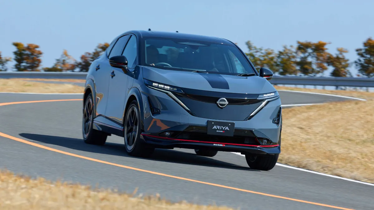 Visszatérnek a sportos Nissanok