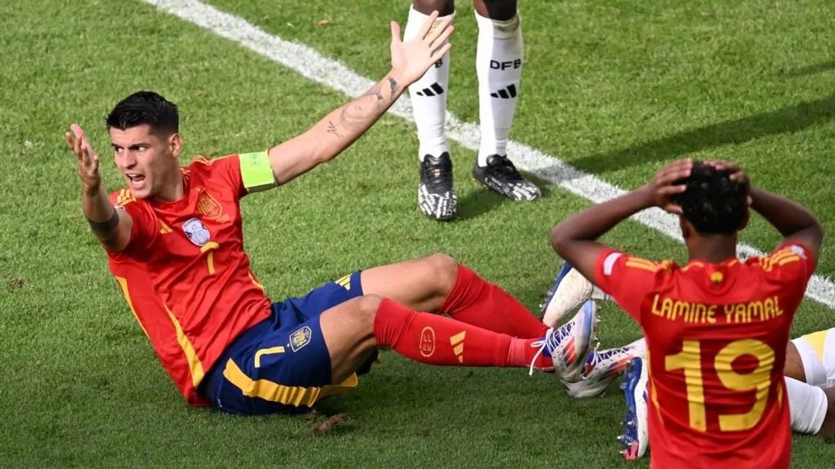 Elege van a saját országából, meglepő lépésre készül a spanyol válogatott sztárja