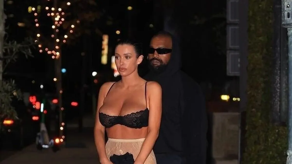 Szinte meztelenül sétált Kanye West felesége az utcán - fotók