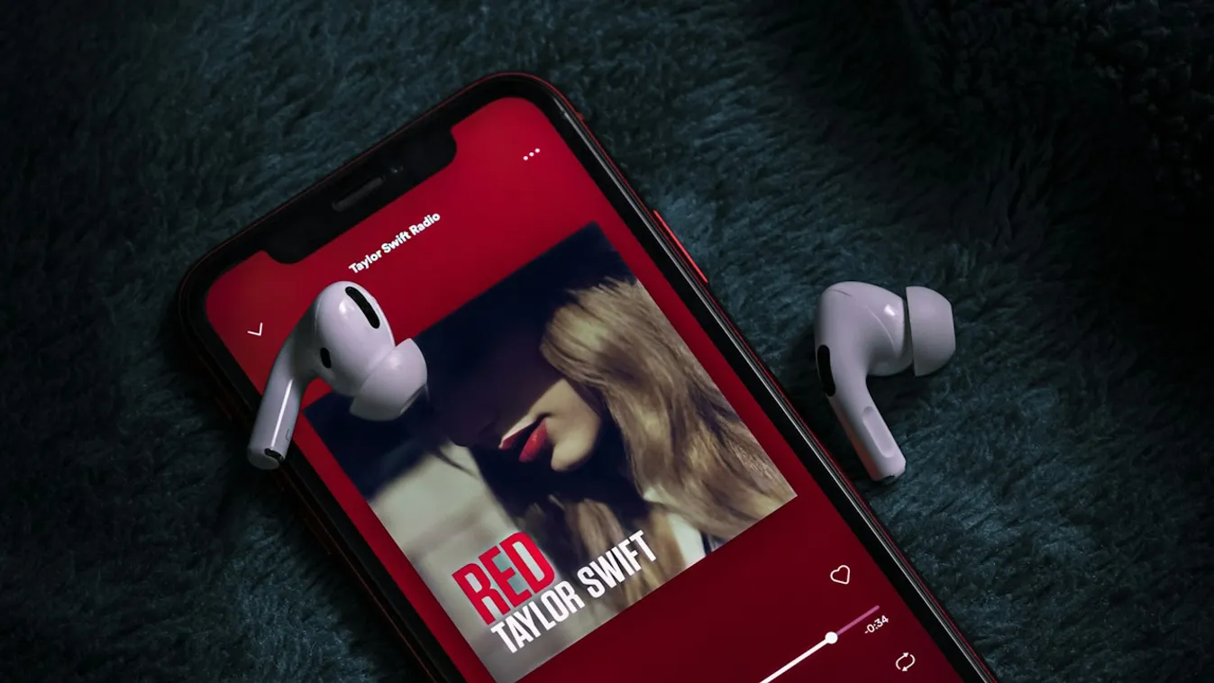 apple iphone airpods zene streaming zeneszolgáltatás zenehallgatás taylor swift