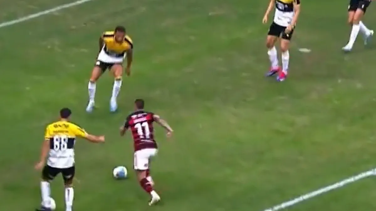 Ritkán látni ennél nevetségesebb tizenegyest futballmeccsen - videó