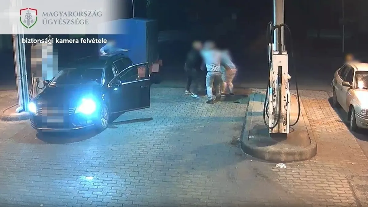 A benzinkúton, a kamera előtt ütötték, verték egymást - videó