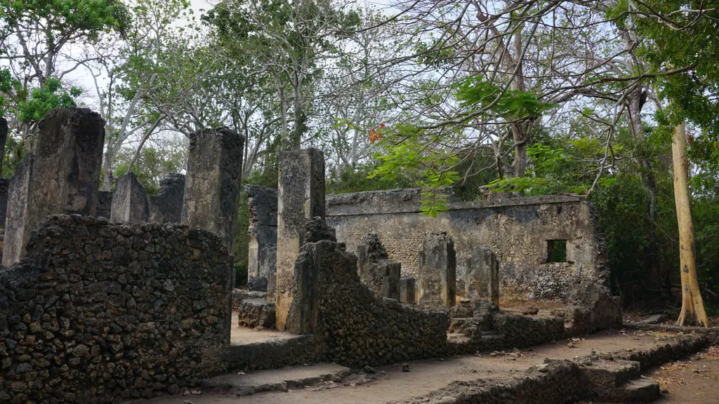 The,Fascinating,Gedi,Ruins,Located,In,Between,The,Lush,Vegetation