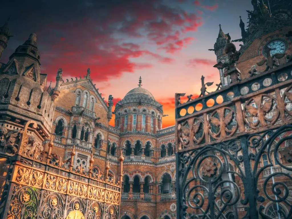 Mumbai, India, Chhatrapati Shivaji Terminus, vasút, vasútállomás