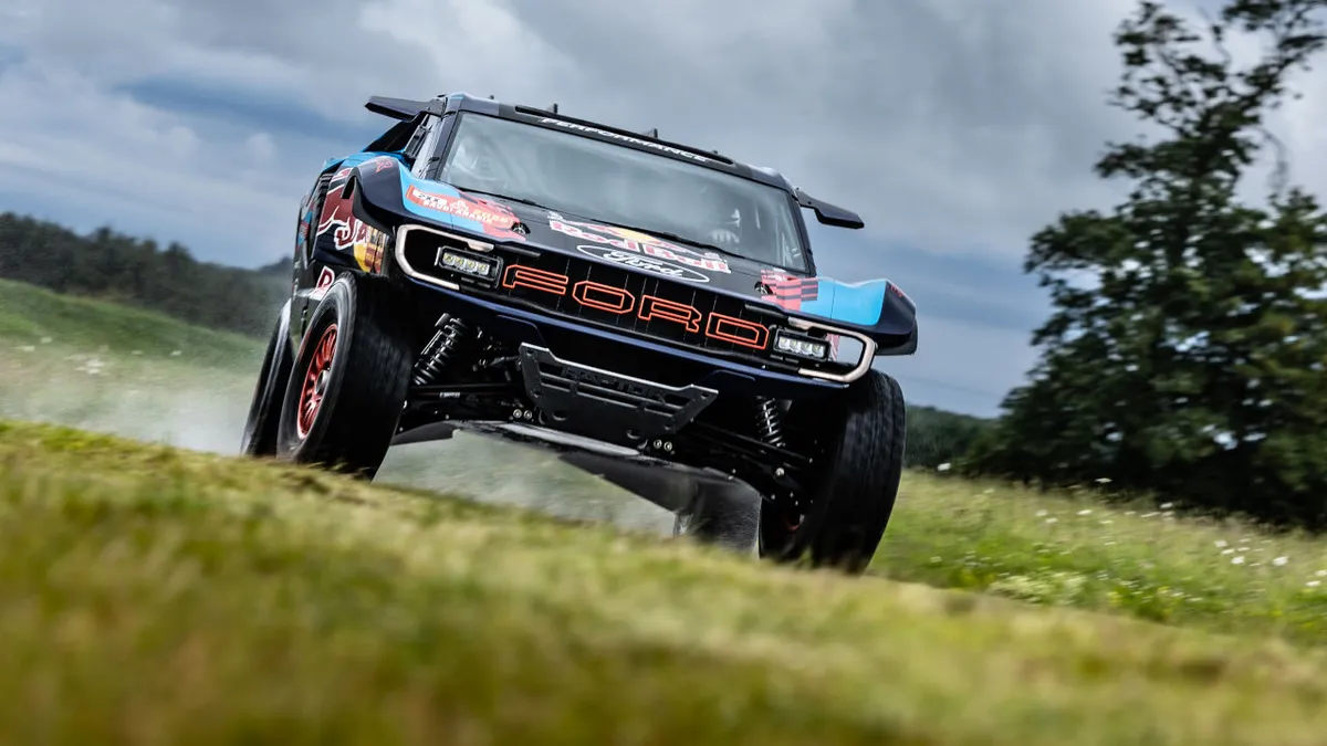 A Baja Hungary terepversenyen lesz az első éles bevetése a Ford Raptor T1 versenyautónak