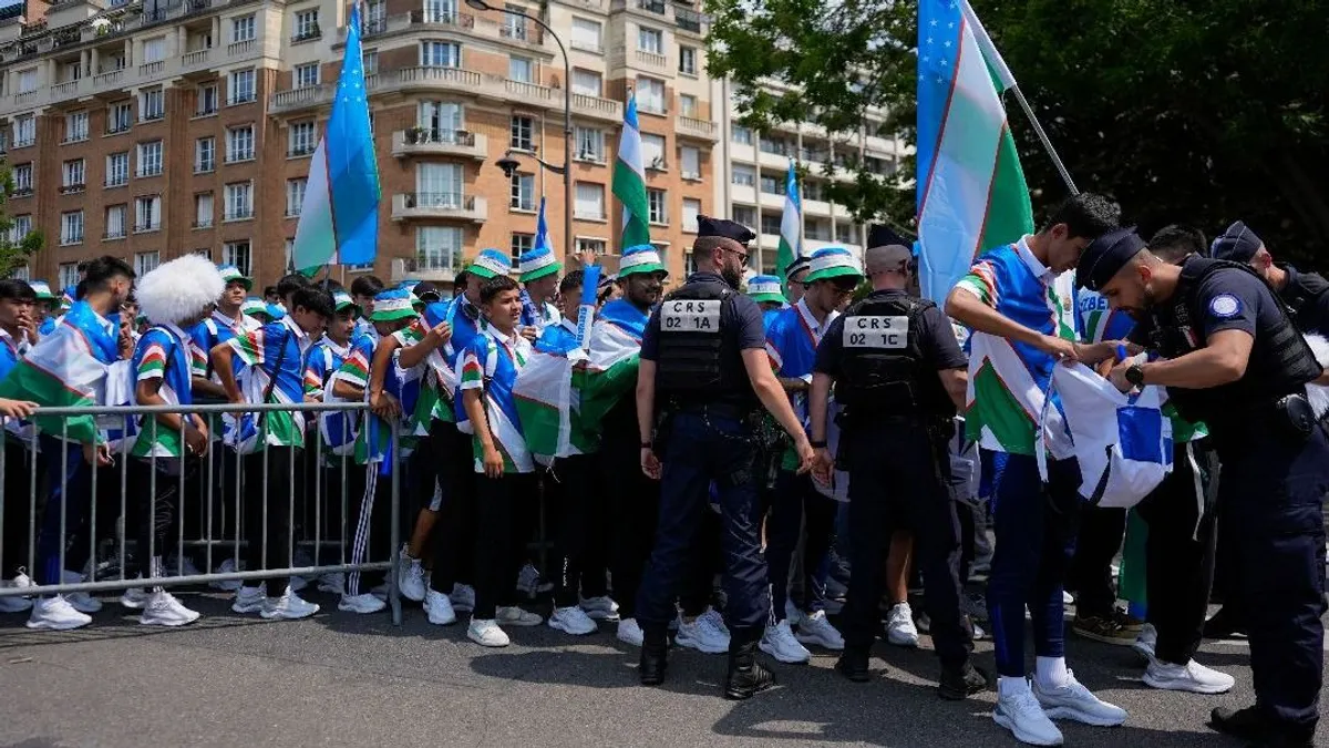 Több száz szurkoló maradt le az olimpiai kezdőrúgásról - videó