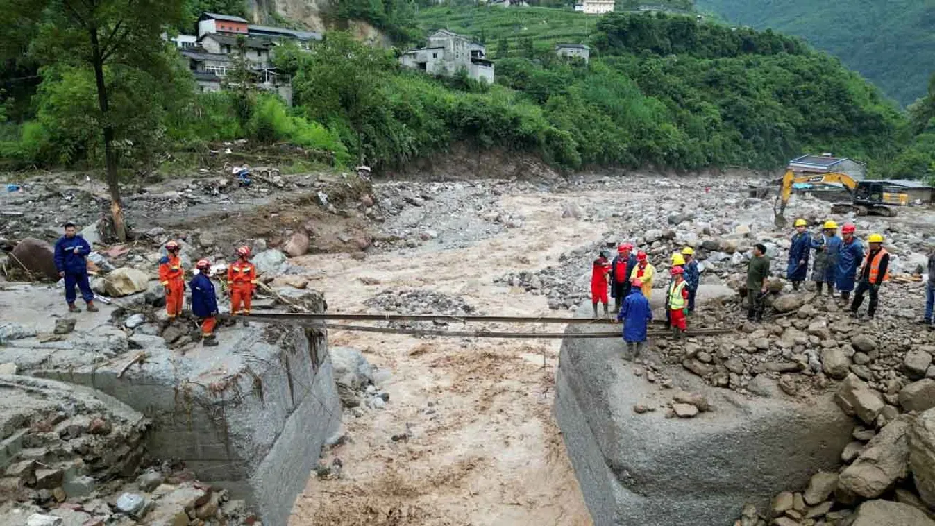 hídomlás, Kína, Sichuan, árvíz, halálos áldozat