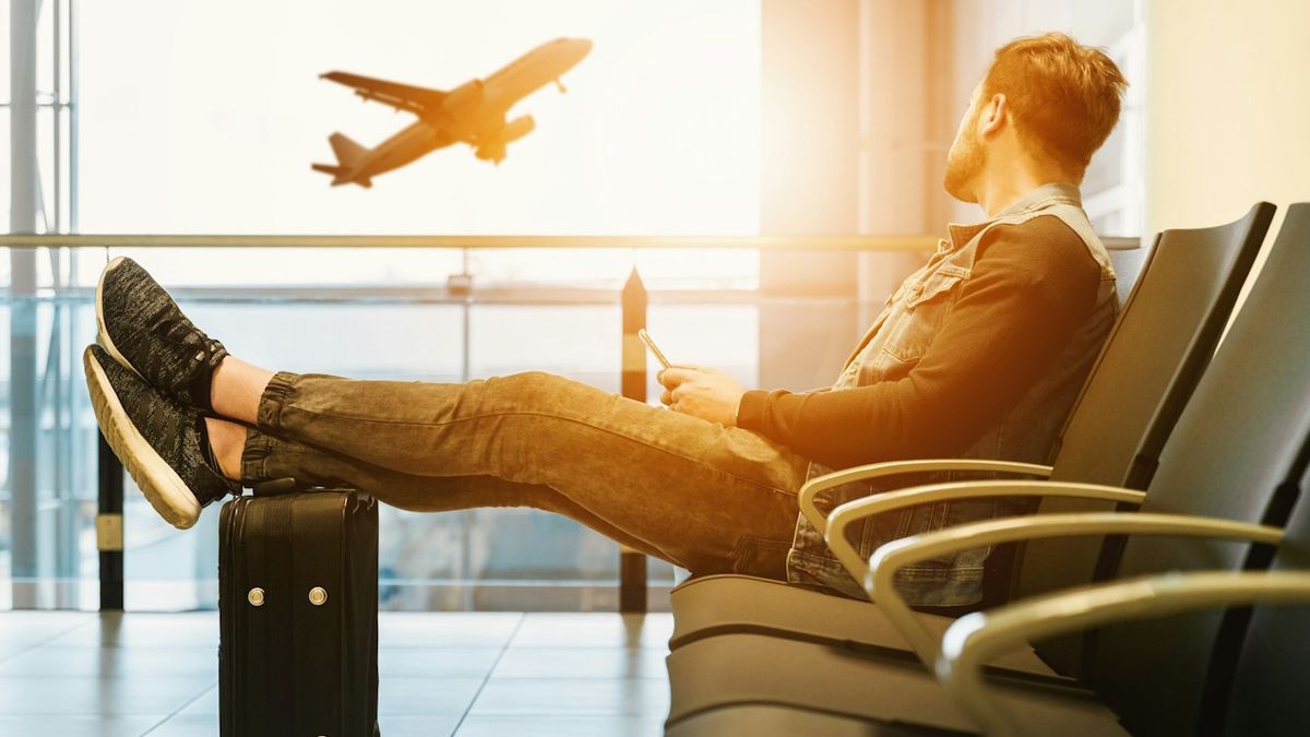 repülőtér repülés utazás váróterem nyaralás mobilozás wifi airport