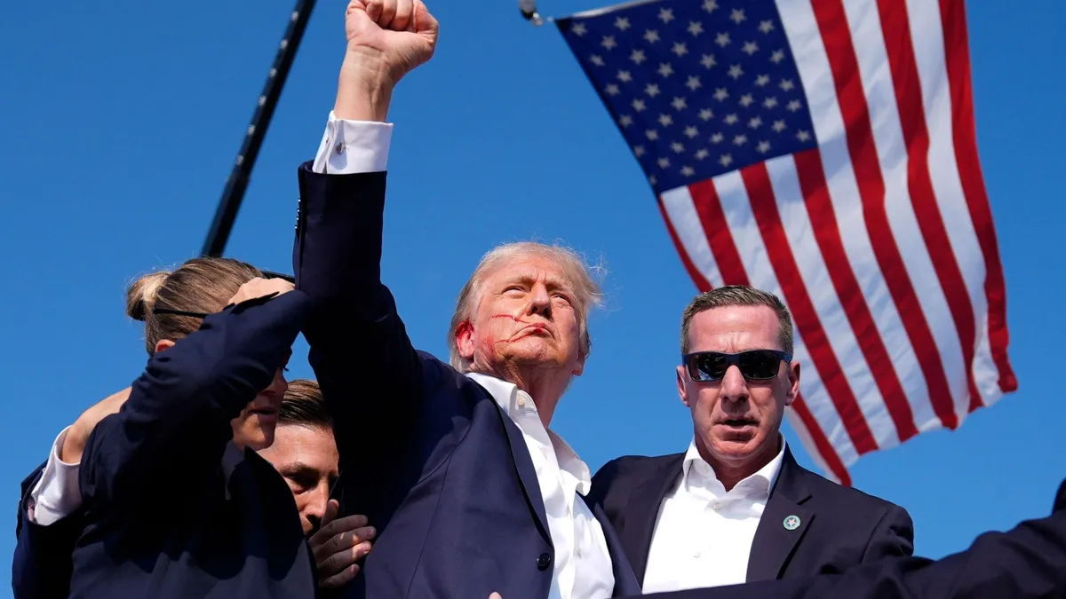 Íme Donald Trump példátlan hősiességének története - videó