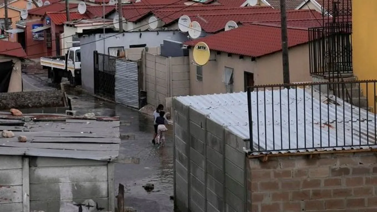 Tűzoltók haltak meg egy pusztító bozóttűzben Dél-Afrikában