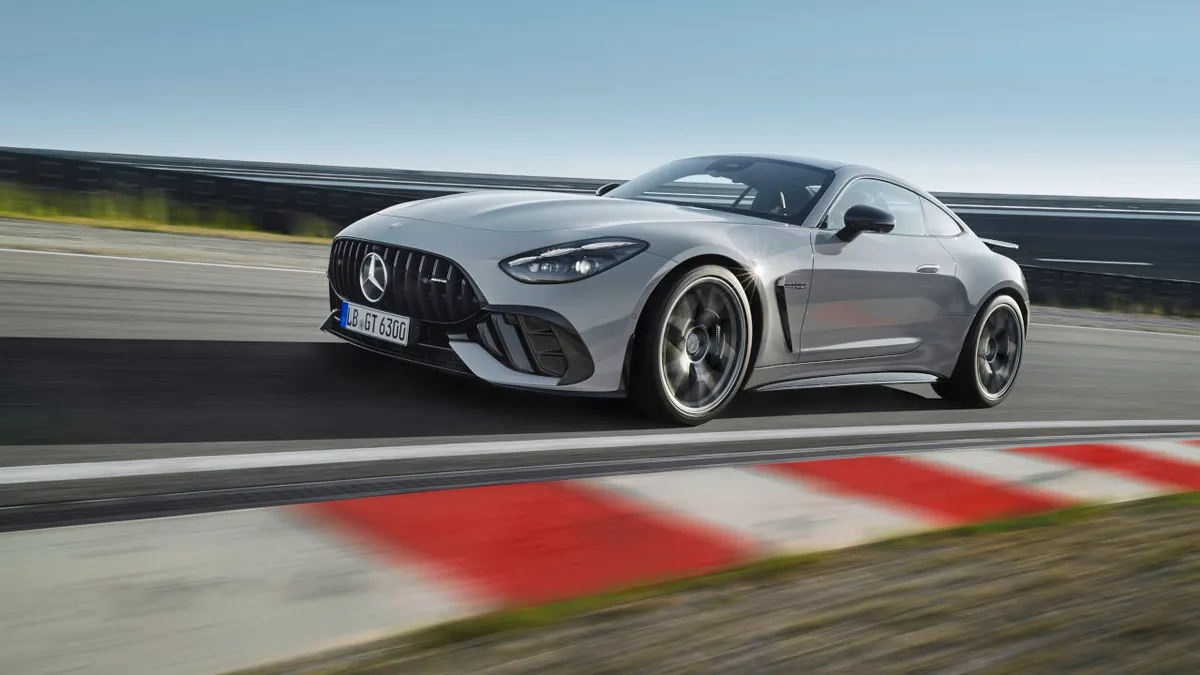 A Mercedes-Benz negyedéves profitja 16 százalékkal csökkent