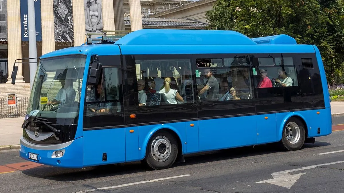 Bemutatták az új magyar elektromos buszt