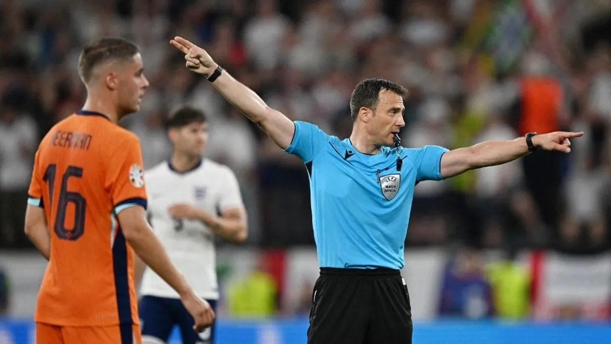 Botrány a holland-angol meccs után: saját honfitársa szidja a német bírót és az UEFA-t