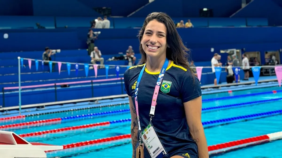 Hazaküldték a brazil úszó szépséget, mert megpróbált kiszökni az olimpiai faluból, hogy a barátjával bulizzon
