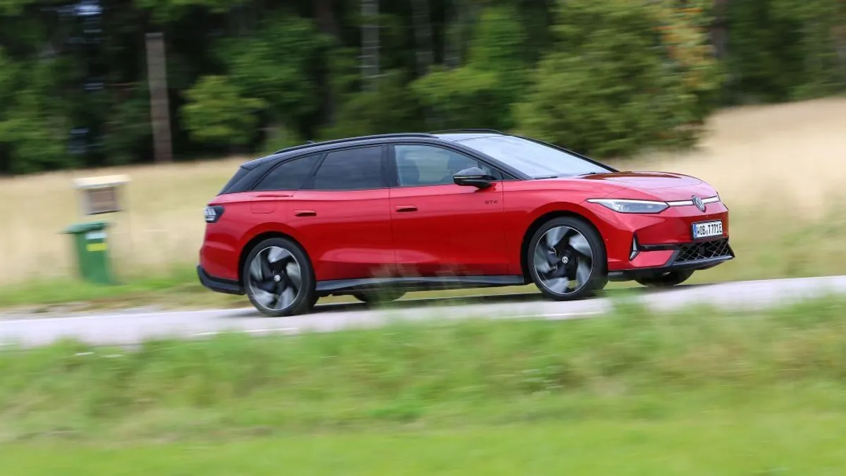 Ez a német kombi nem veszti el a zöld rendszámot – Volkswagen ID.7 Tourer menetpróba (top 5)