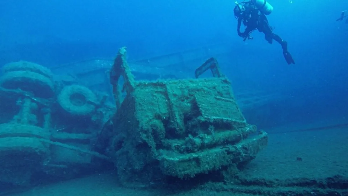 Szinte hihetetlen, de a Földközi-tenger fenekén is fekszik egy Titanic