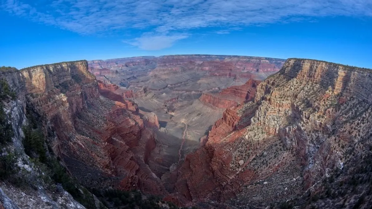 Meghalt egy férfi, miután bázisugrást kísérelt meg a Grand Canyonban